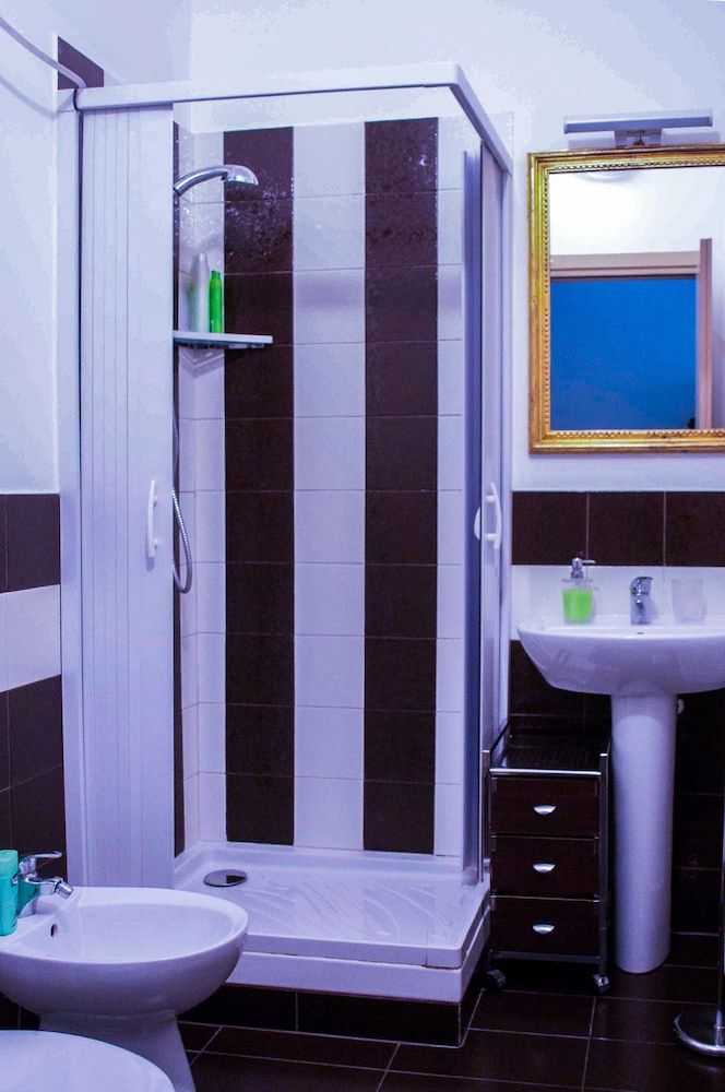 Melo Accommodations Double or Twin Room 25