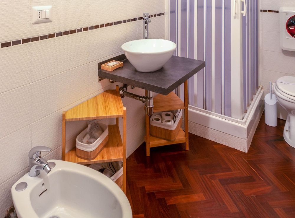 Melo Accommodations Double or Twin Room 20