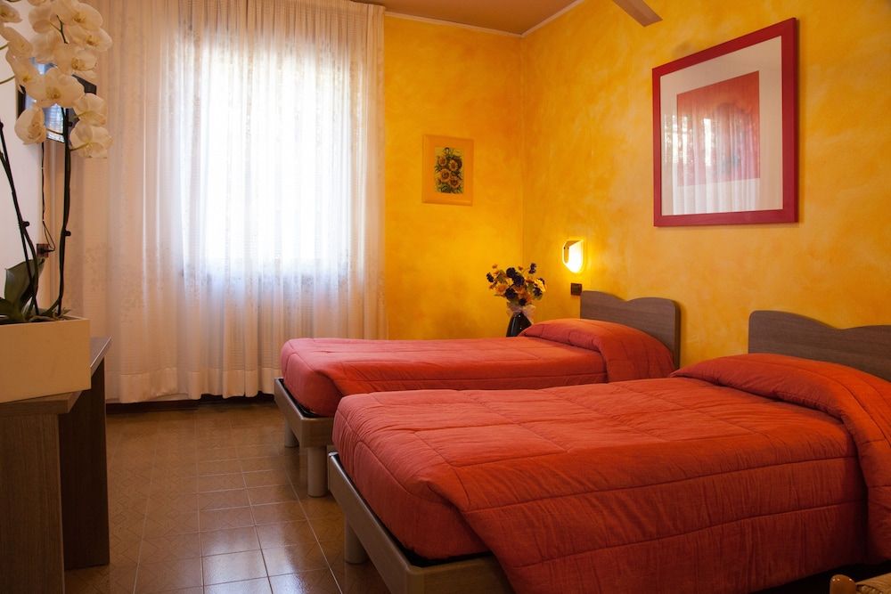 Twin Room, 2 Twin Beds