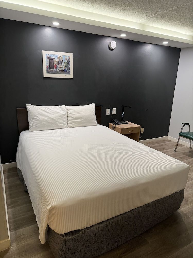 undefined Travelodge by Wyndham Winnipeg Airport