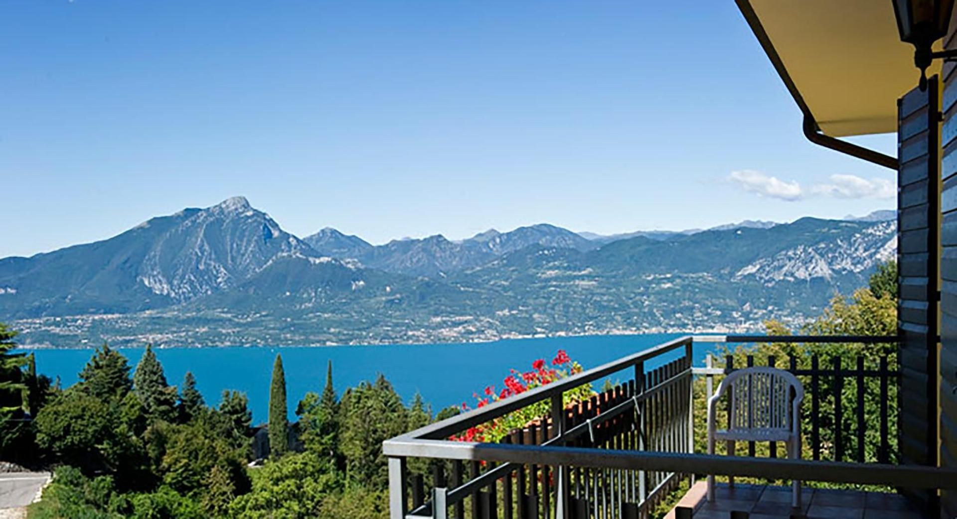 Double or Twin Room with Balcony and Lake View