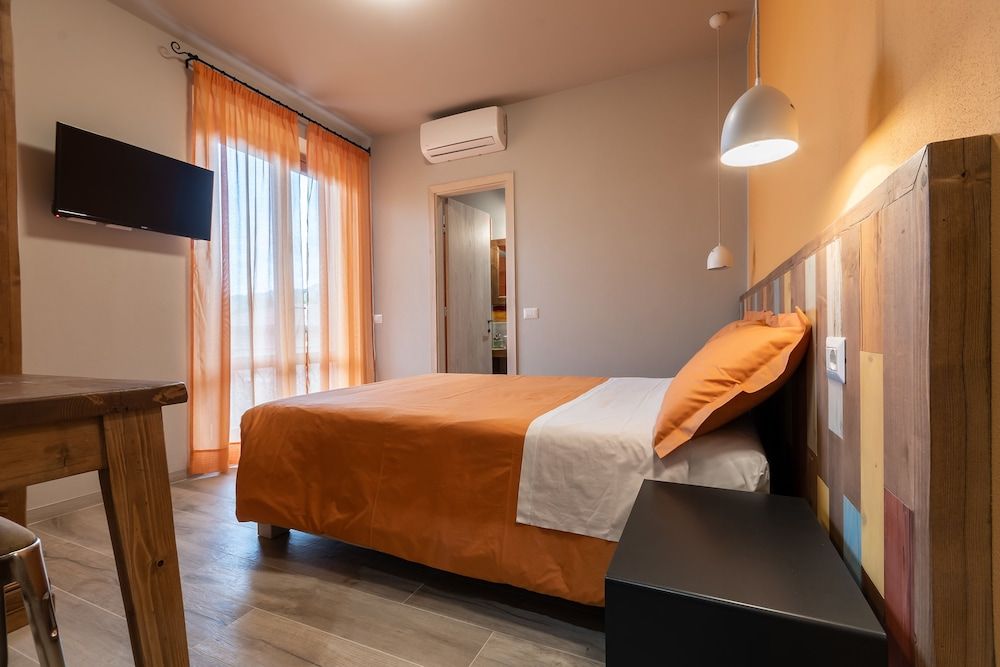 L' Eroico Comfort Single Room, 1 Queen Bed, City View 6