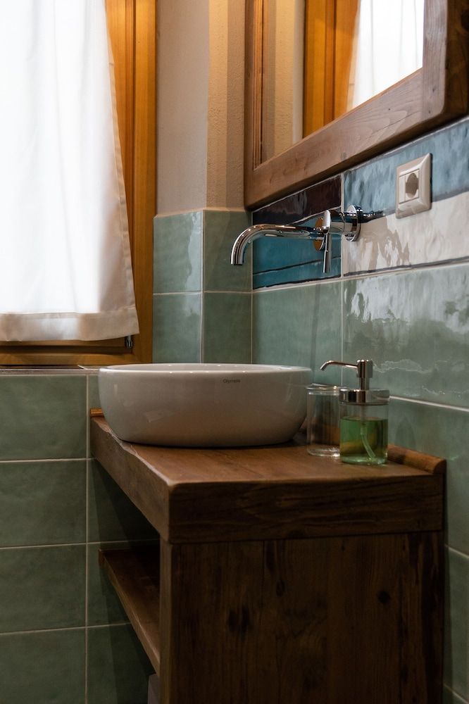 L' Eroico Comfort Single Room, 1 Queen Bed, City View 16