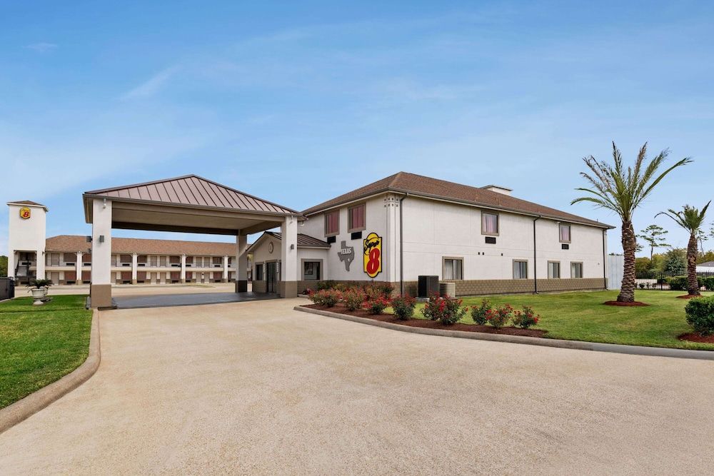 undefined Super 8 by Wyndham Houston/Downtown/I-610 7