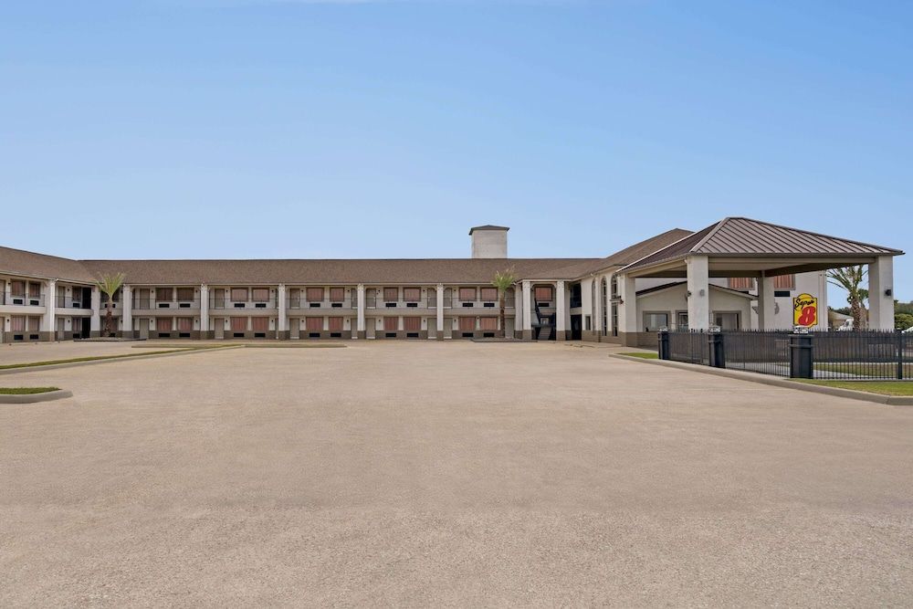 undefined Super 8 by Wyndham Houston/Downtown/I-610 5