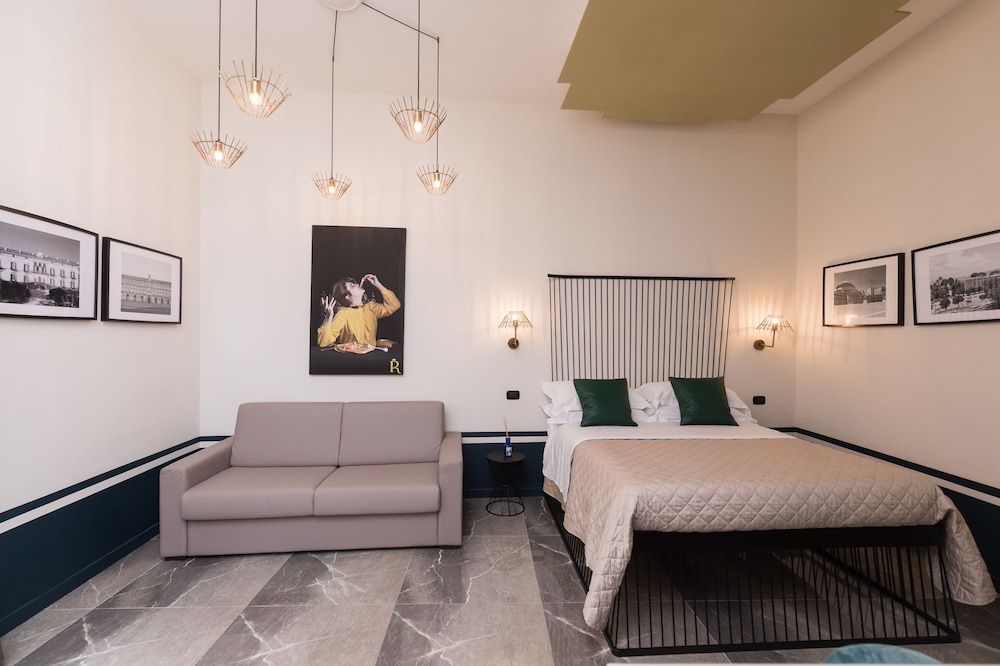 Junior Suite, King and Sofa Bed, City View, Balcony/Patio