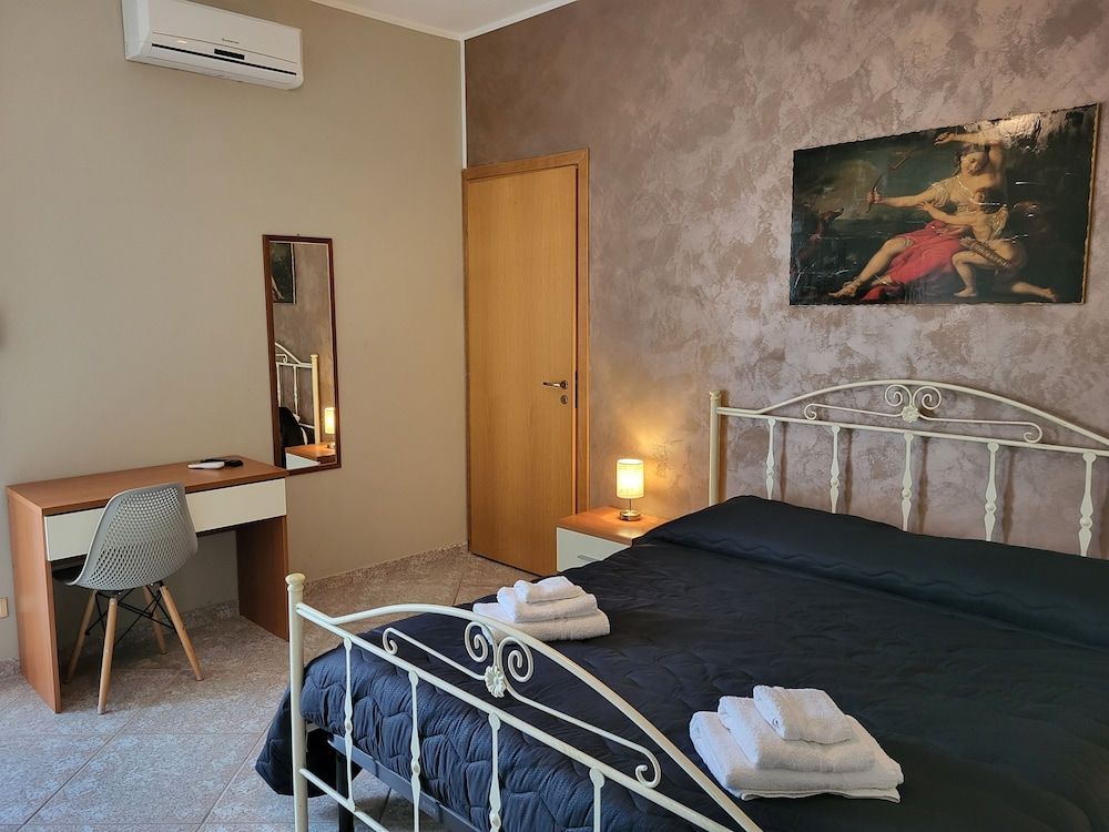 Deluxe Quadruple Room, Smoking, Ensuite
