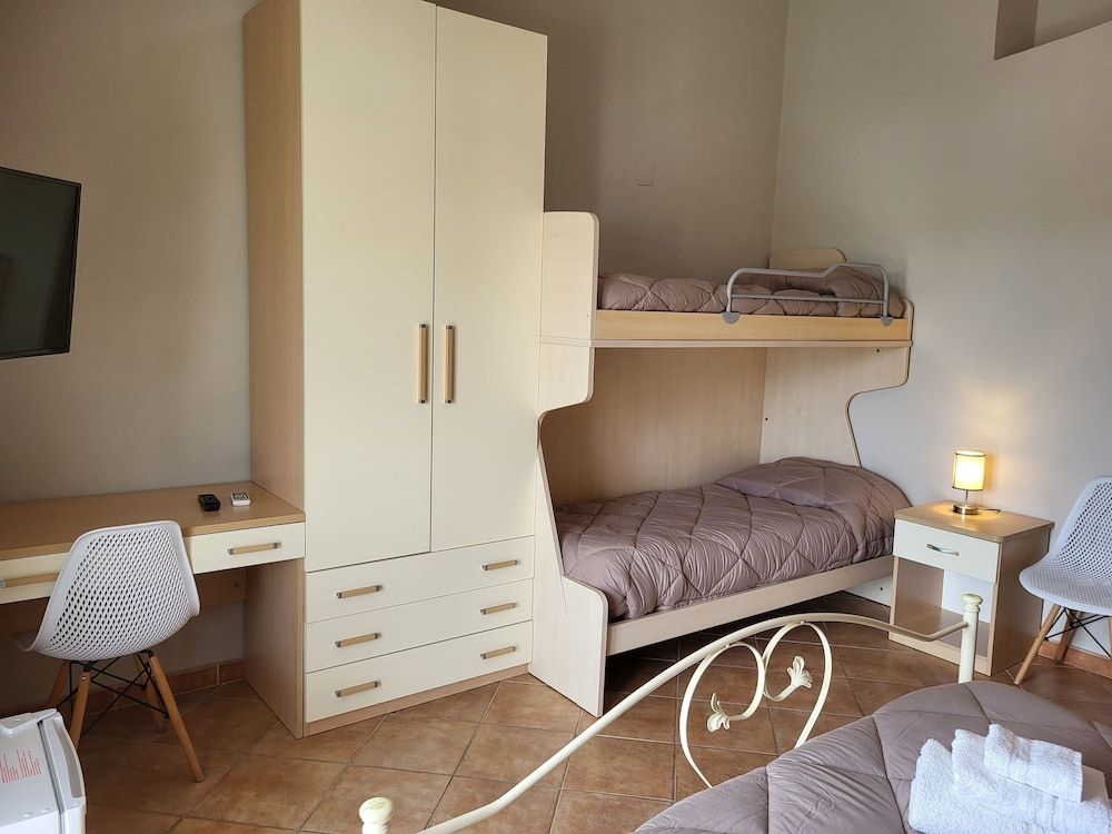 Exclusive Quadruple Room, Ensuite, Poolside