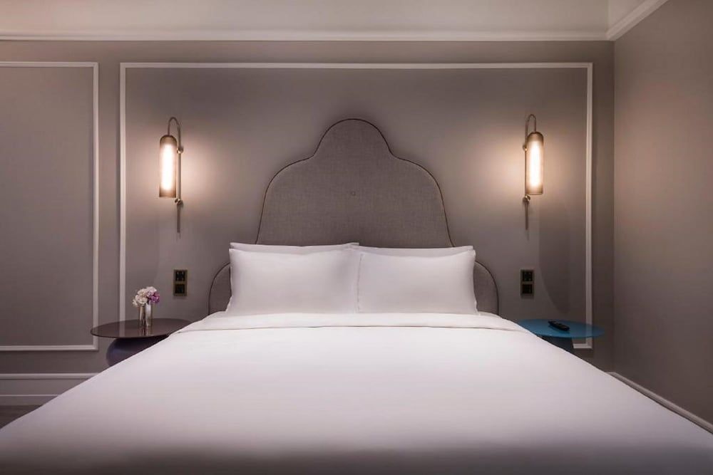 Mercure Shanghai Yu Garden Standard Room, 1 King Bed 4