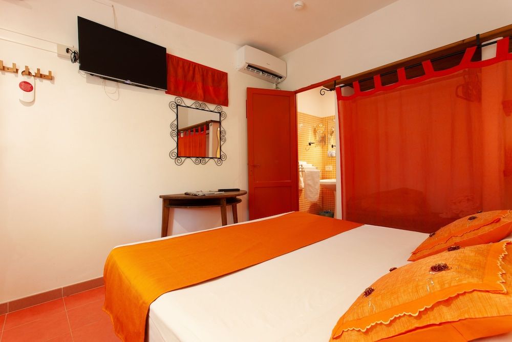 Economy Room
