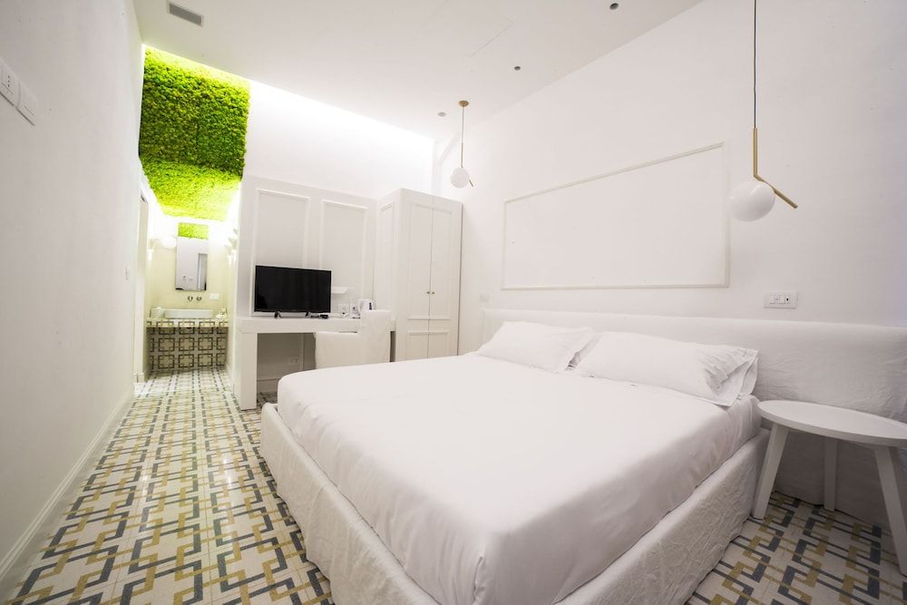 Villa Ascosa Standard Room, 1 King Bed, Ensuite, Courtyard View 2