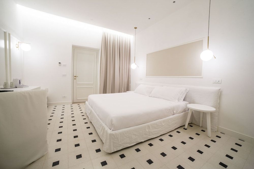 Villa Ascosa Junior Suite, 1 King Bed, Private Bathroom, Courtyard View