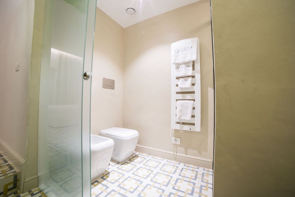 Villa Ascosa Standard Room, 1 King Bed, Ensuite, Courtyard View 5