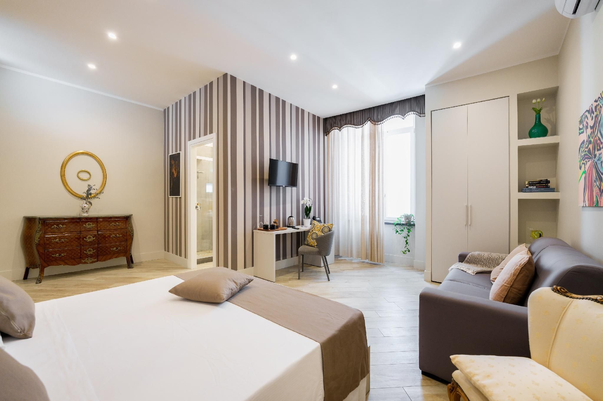 undefined It's Room Naples 4