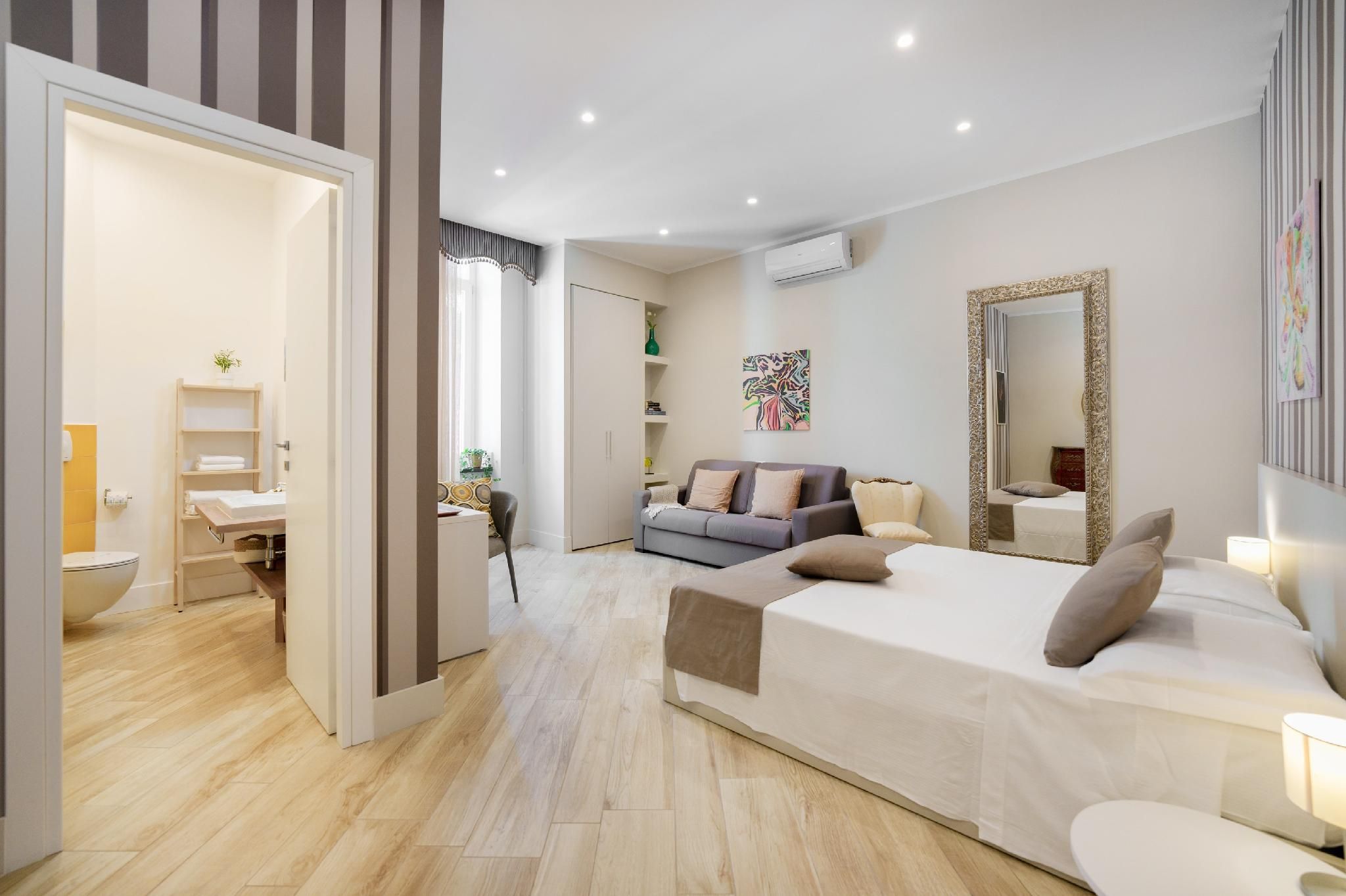 undefined It's Room Naples 5