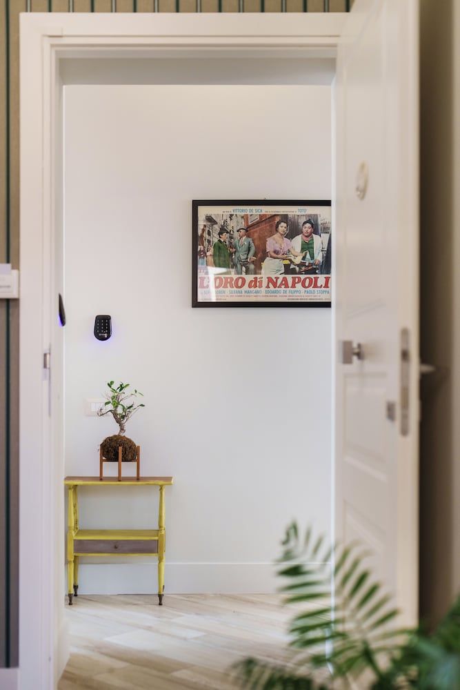 It's Room Naples Luxury Suite, 1 Queen Bed, City View, Tower 23