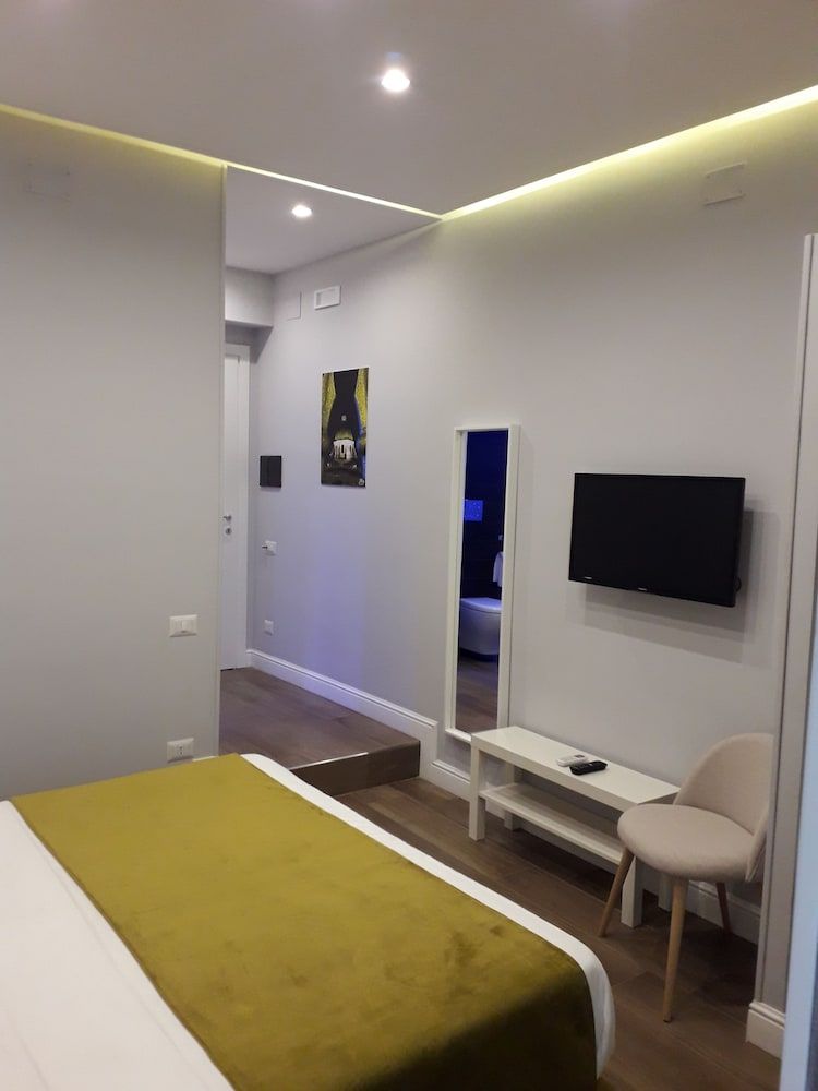 Gea Suite Deluxe Double Room 11