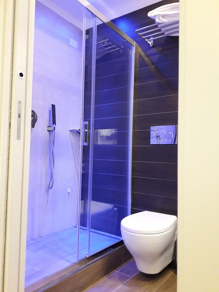 Gea Suite Deluxe Double Room 9