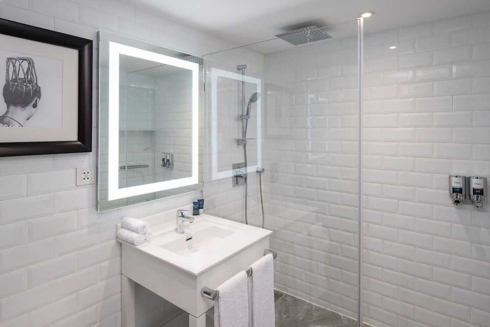 Four Points by Sheraton Dar es Salaam New Africa Deluxe Room, 2 Twin Beds, City View 3