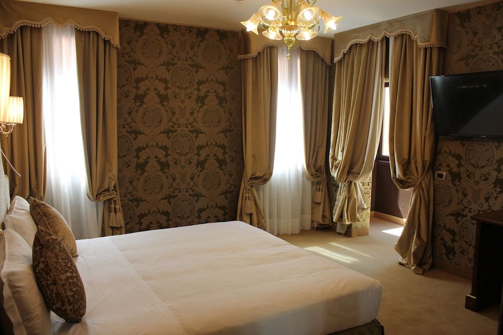 undefined Hotel Casanova Venezia 3