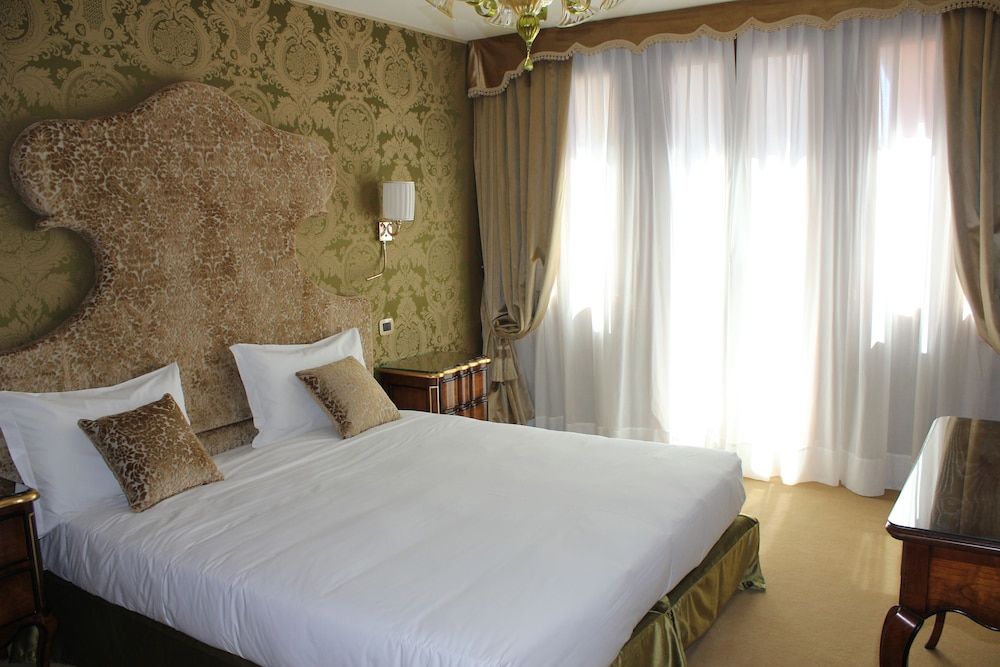 undefined Hotel Casanova Venezia 2