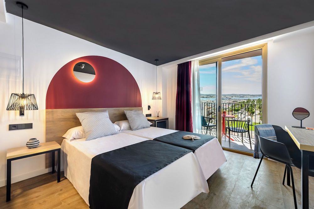 Twin Room, Partial Sea View