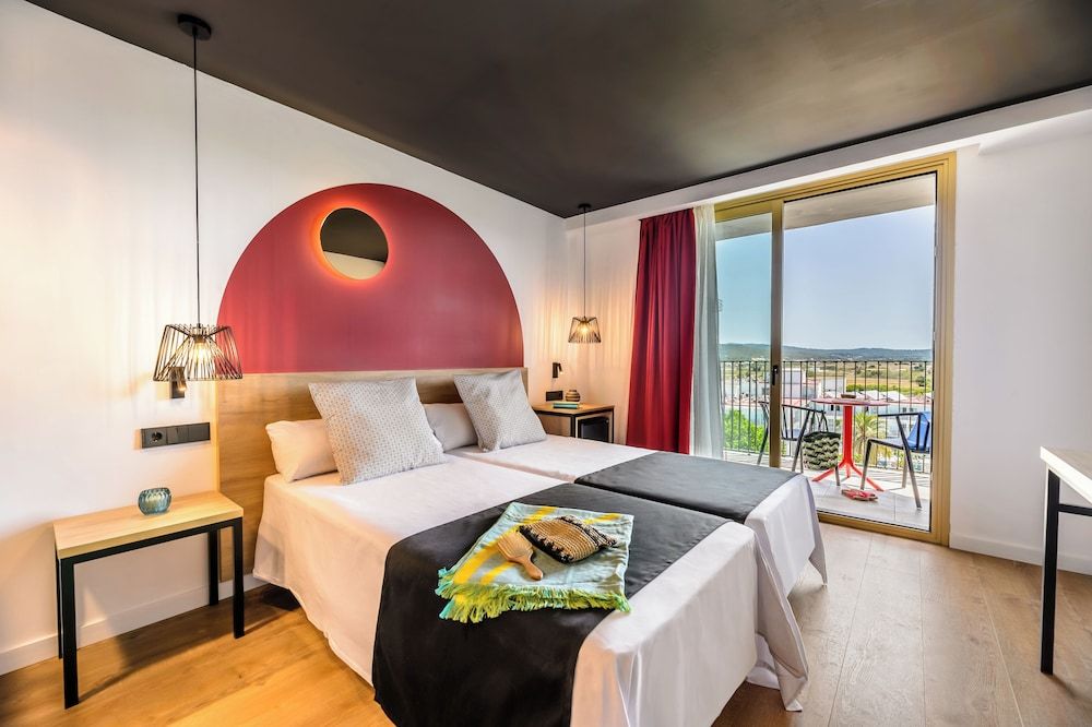 Twin Room, Pool View (3 adults)