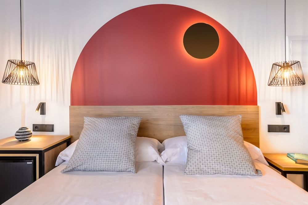 Twin Room (3 adults)