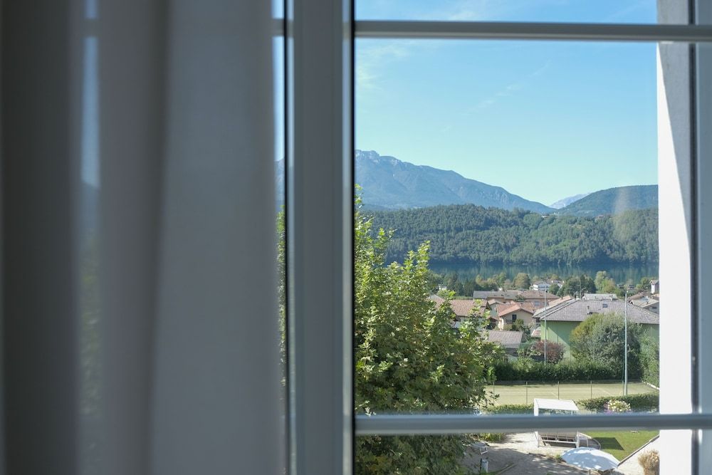 Double or Twin Room, Lake View