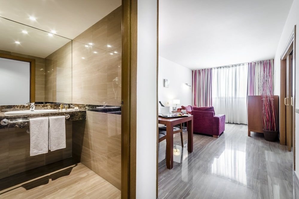 Exe Barberà Parc Family Room, 1 King Bed with Sofa bed 6