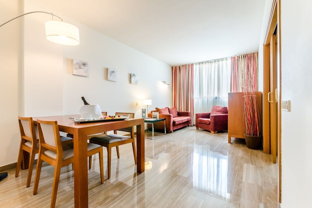 Exe Barberà Parc Family Room, 1 King Bed with Sofa bed 5