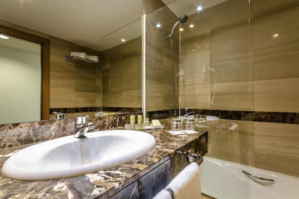 Exe Barberà Parc Standard Double Room 4