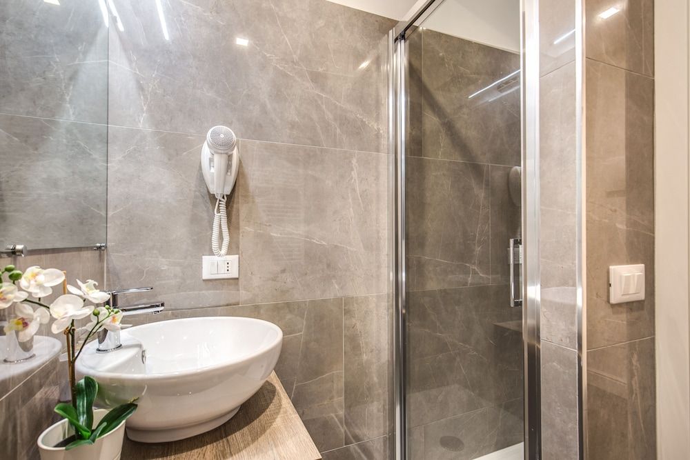 undefined River Luxury Suites 7