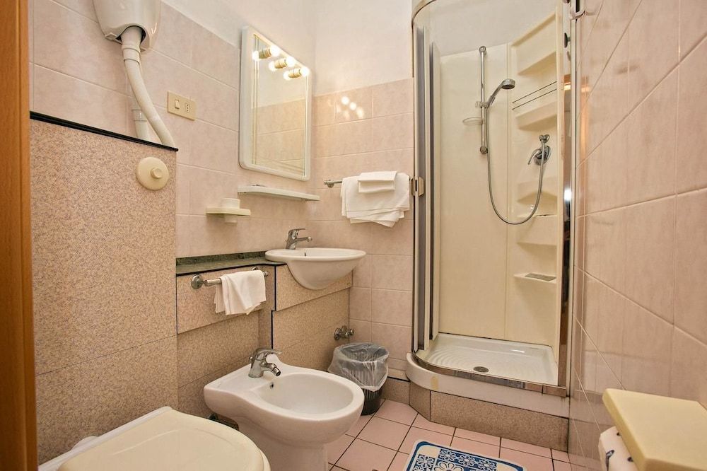 Family Room, 2 Bedrooms