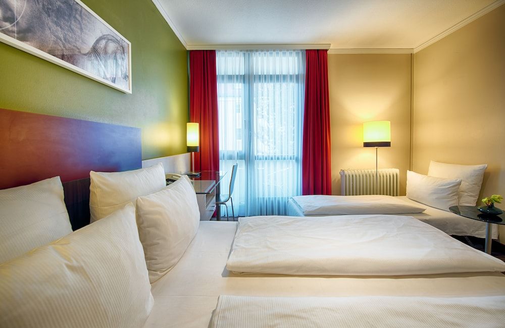Leonardo Hotel & Residenz München Comfort Room