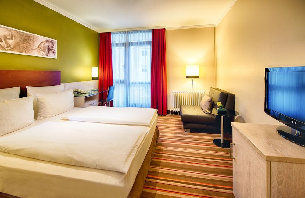 Leonardo Hotel & Residenz München Comfort Room 2