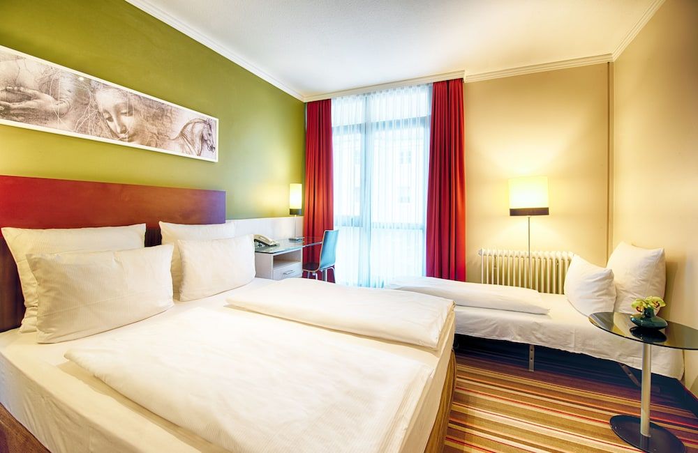 Leonardo Hotel & Residenz München Comfort Room 4
