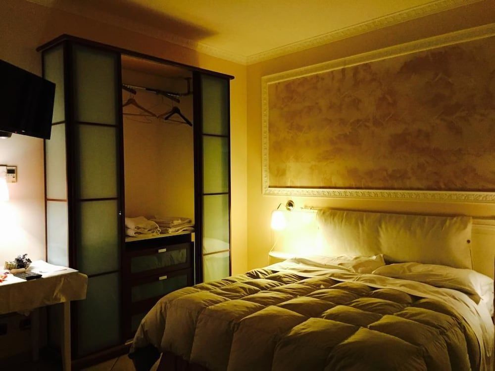 Hotel Martin Triple Room 8