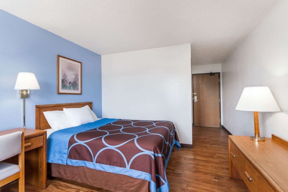 Standard Room, 1 King Bed
