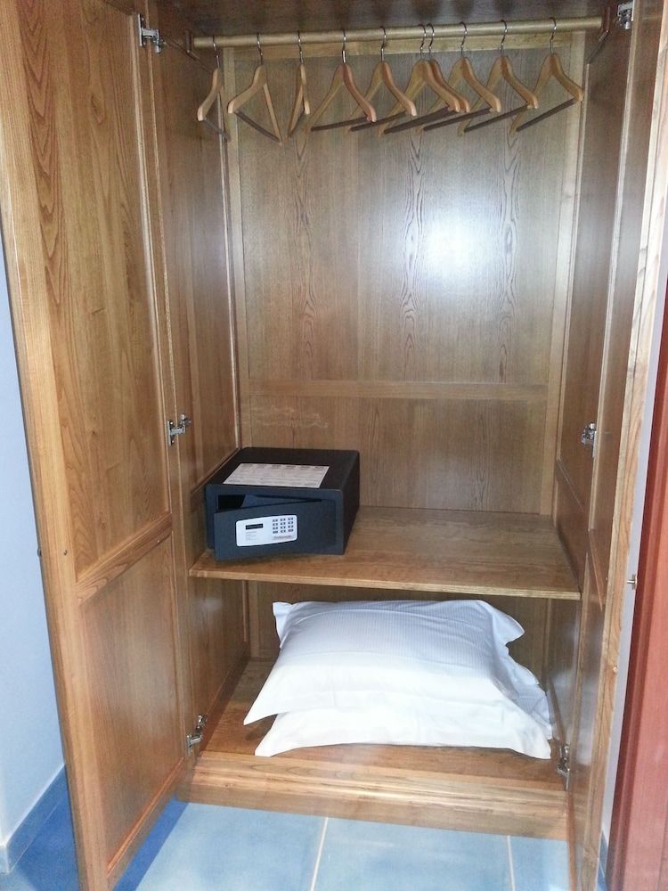 Serpa Hotel Anzio Standard Double Room, Partial Sea View 4