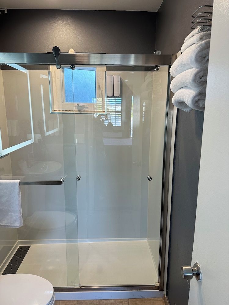 Fireside Inn Santa Cruz Standard Room, 1 Queen Bed 3