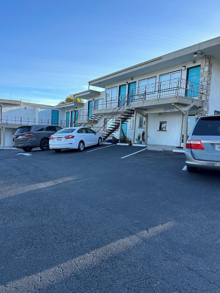 undefined Fireside Inn Santa Cruz 8