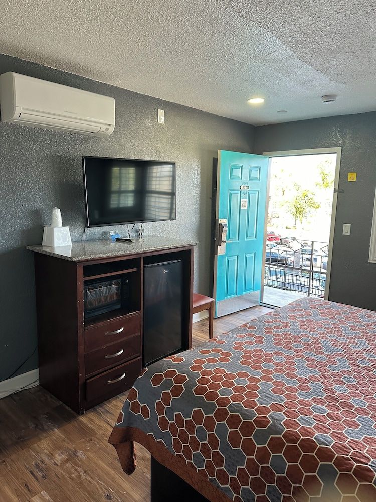 undefined Fireside Inn Santa Cruz 3