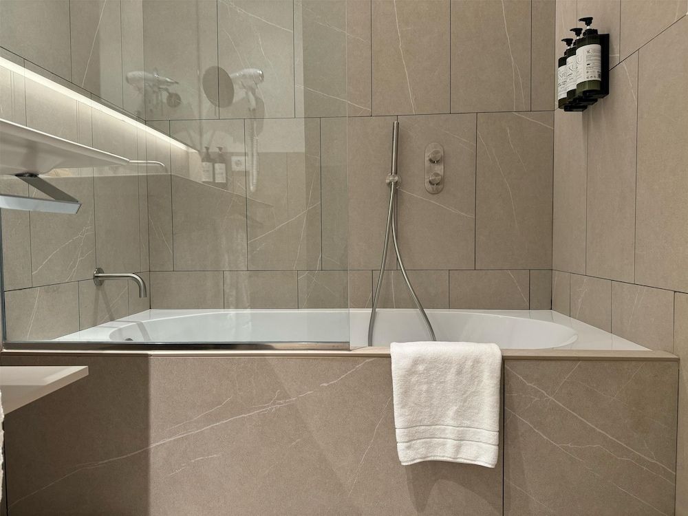 Becquer Hotel, Historic City Center Twin Room (with extra bed) 10