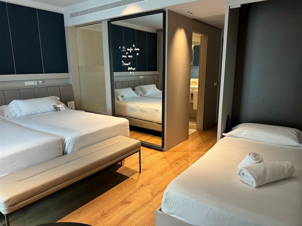 undefined Becquer Hotel, Historic City Center 5