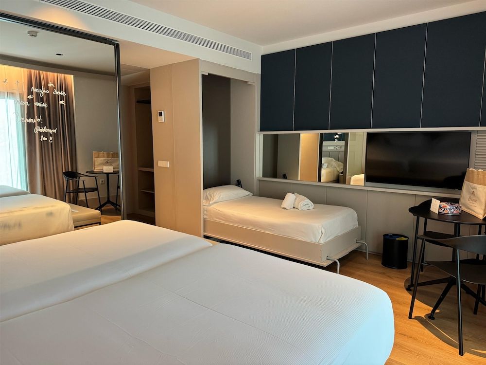 Becquer Hotel, Historic City Center Twin Room (with extra bed) 2