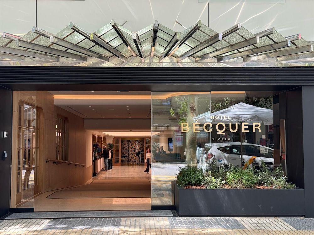 undefined Becquer Hotel, Historic City Center 2