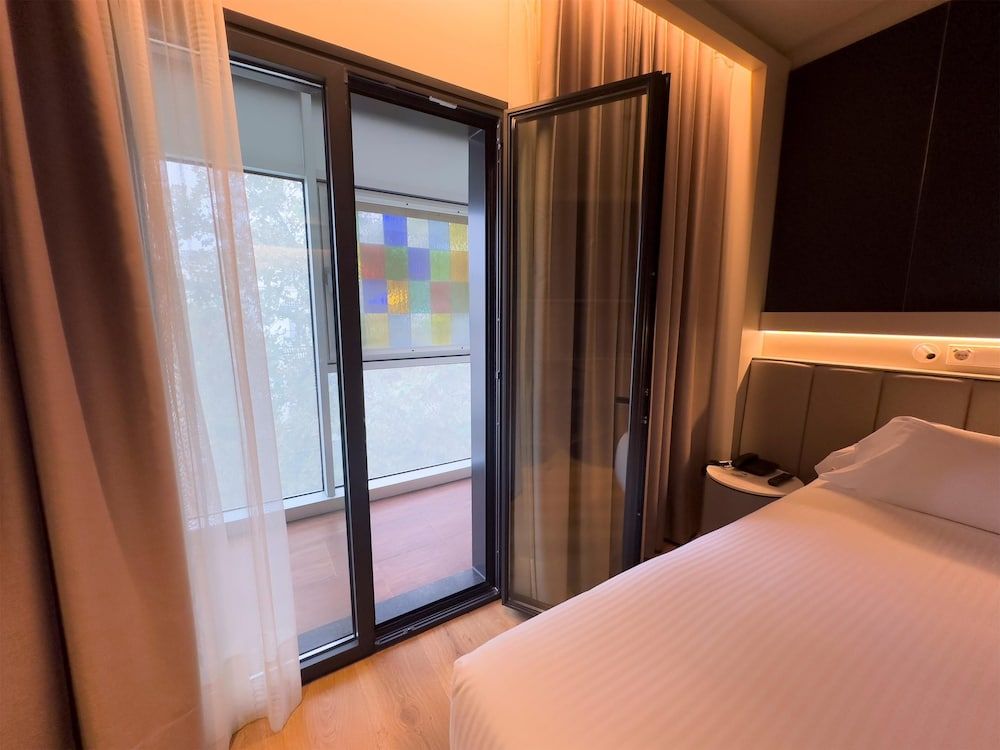 undefined Becquer Hotel, Historic City Center 9