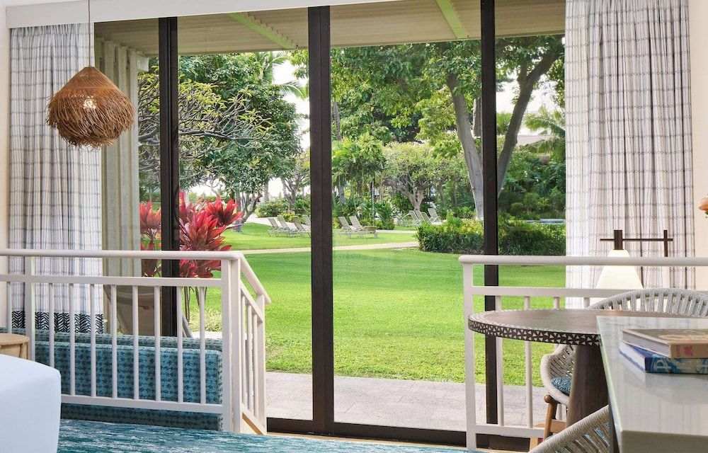 OUTRIGGER Kaanapali Beach Resort Signature Room, Ground Floor (Courtyard, 1 King Bed) 4