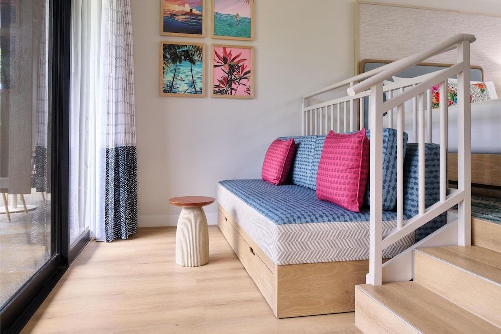 OUTRIGGER Kaanapali Beach Resort Signature Room, Ground Floor (Courtyard, 1 King Bed) 2